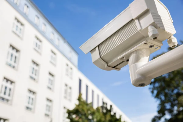 Security Camera buitenkant gebouw — Stockfoto