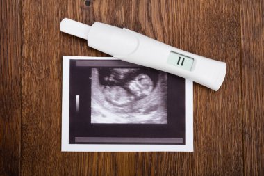 Gebelik kiti ahşap masa