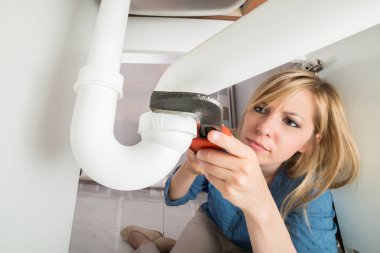 Kadın sıkılaştırıcı lavabo boru