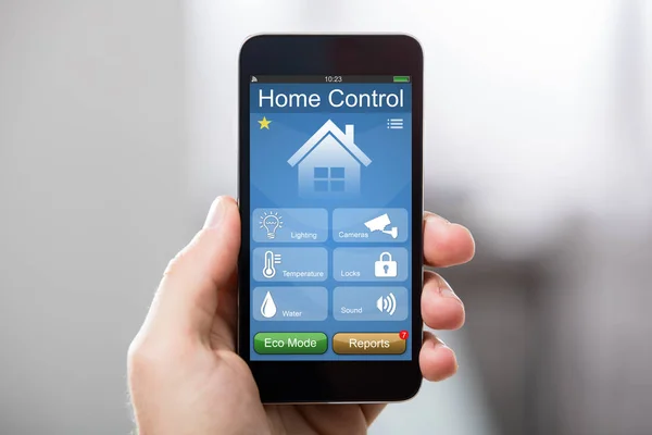 Telefon med Home Control — Stockfoto