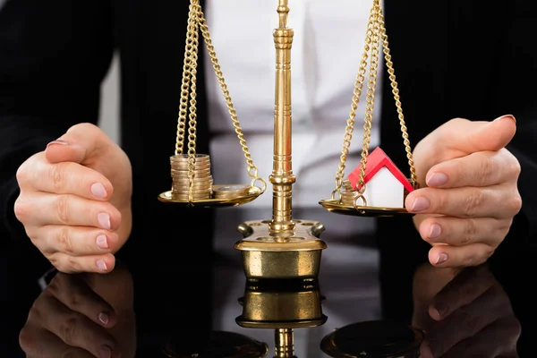 Justice Scale With Coins — Stock Photo, Image