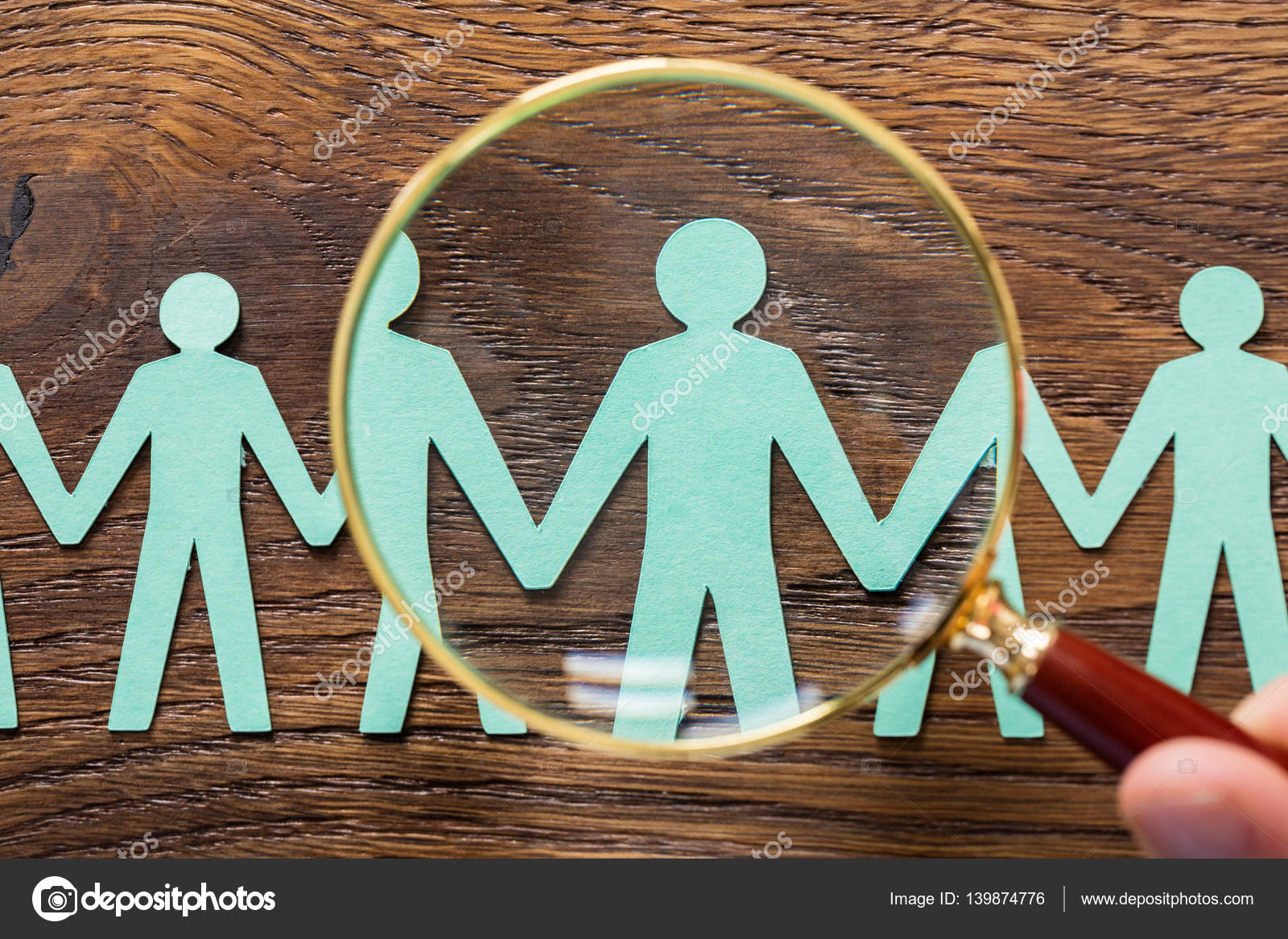 Person using magnifying glass Person Using Magnifying Glass — Stock