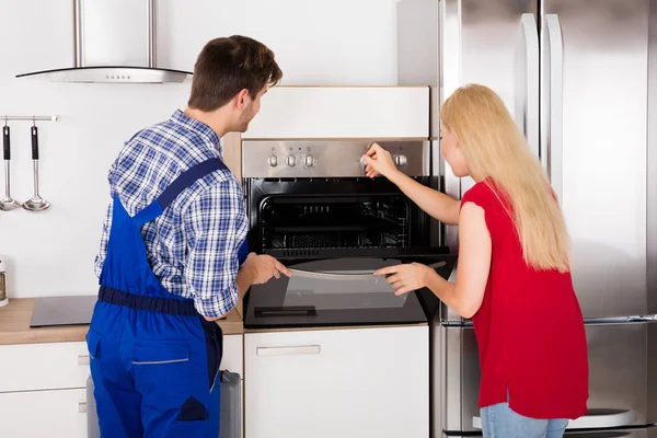 Woman Showing Damage — Stock Photo, Image