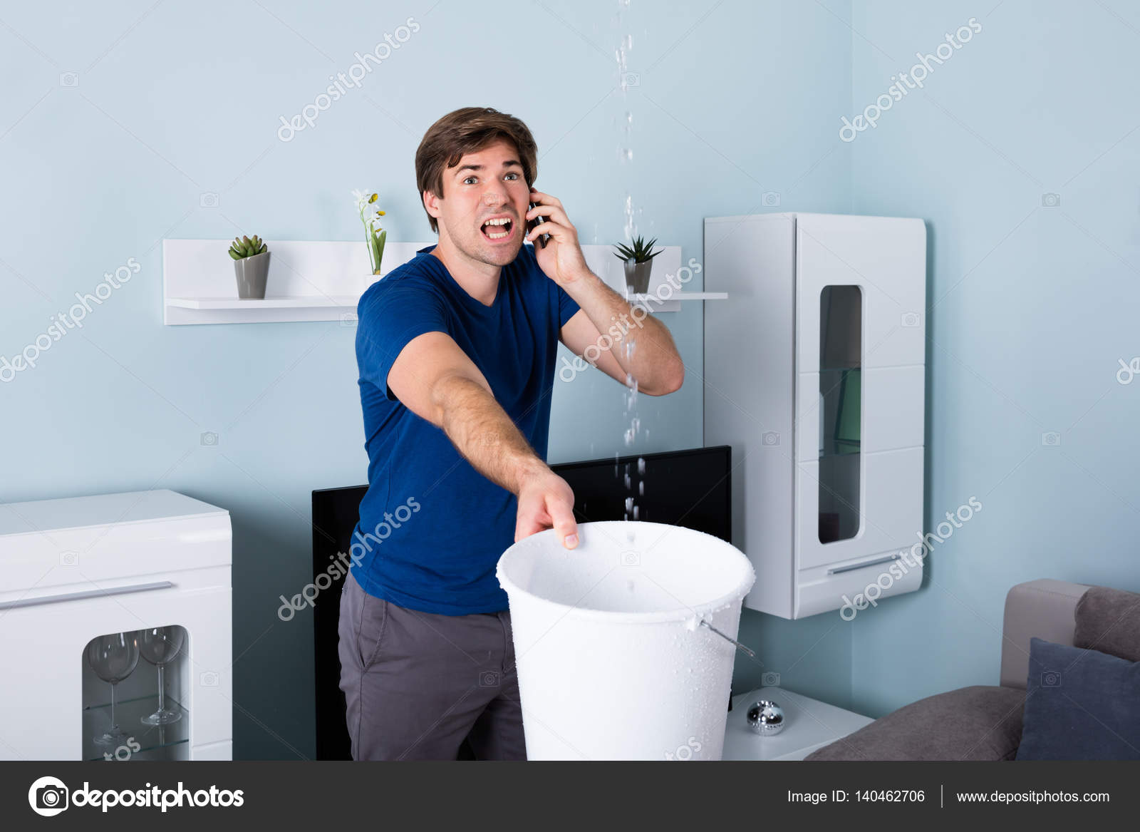 Залили соседи. Затопили соседи фото. Затопили соседи. Потоп в квартире. Потоп в квартире.