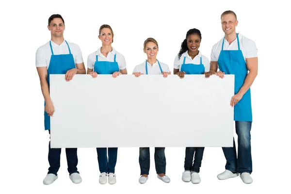 Grupo Conserjes Felices Con Diferentes Etnias Múltiples Sosteniendo Banner Blanco — Foto de Stock