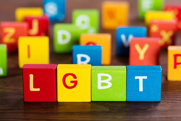 ЛГБТ слово написано на блоках — стокове фото