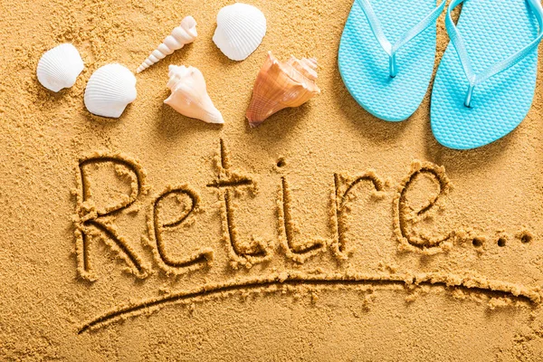 Συνταξιοδότηση επιγραφή στην παραλία — Φωτογραφία Αρχείου