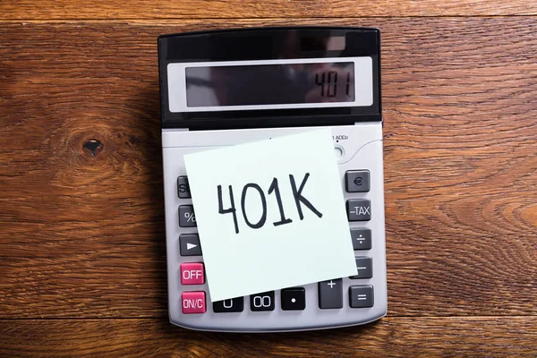 Presupuesto de 401k en calculadora — Foto de Stock