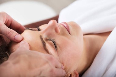 Terapist masaj güzel kadın 