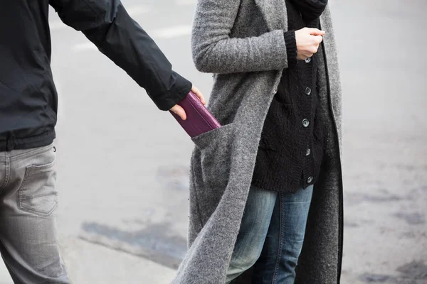 Man Stealing Wallet — Stock Photo, Image