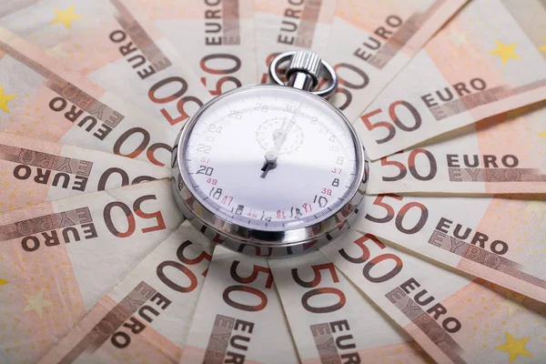 Cronometro Sulle banconote in euro — Foto Stock