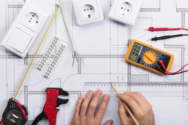 Architect Drawing Plan On Blueprint — Stock Photo, Image