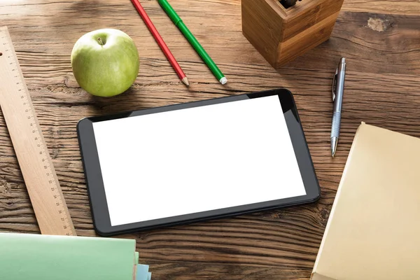 Green Apple And Digital Tablet — Stock Photo, Image