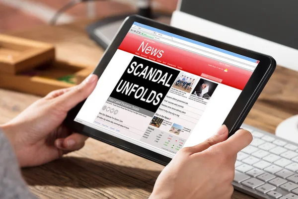 Woman Reading Scandal News — Stock Photo, Image