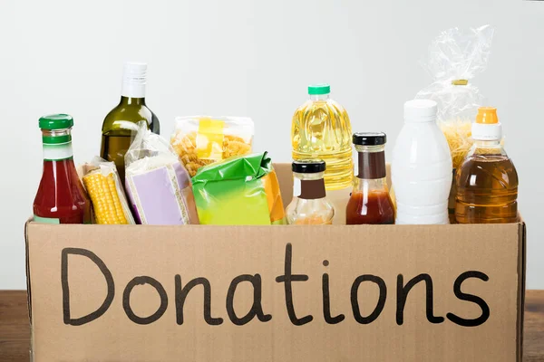 Darovací box s jídlem — Stock fotografie