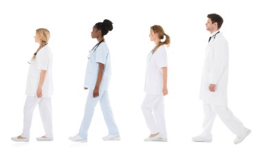 Çok etnik doktorlar ekibi