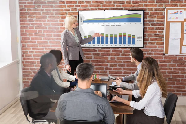 Young Blonde Businesswoman Giving Presentation Her Colleague Office — Stock Photo, Image