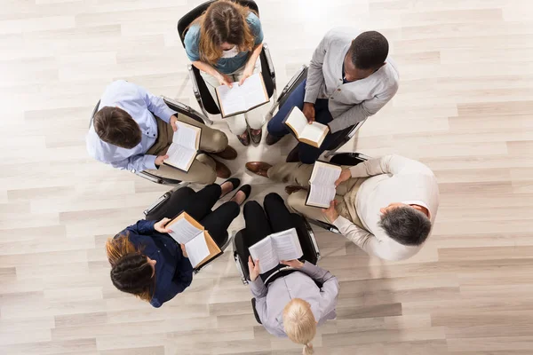 Elevated View People Sitting Chair Circle Reading Books — Stock Photo, Image