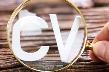CV kelime Büyüteç altında