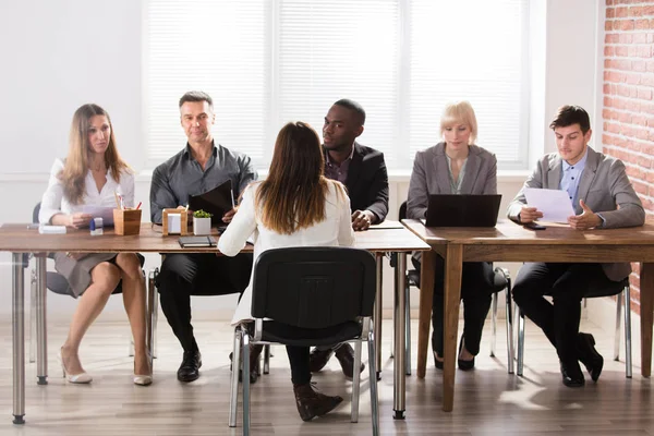 Grupp Olika Företagare Ett Möte Kontoret — Stockfoto