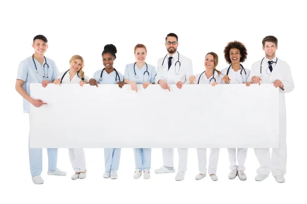Team di medici multietnici — Foto Stock