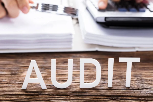 Testo di audit bianco — Foto Stock