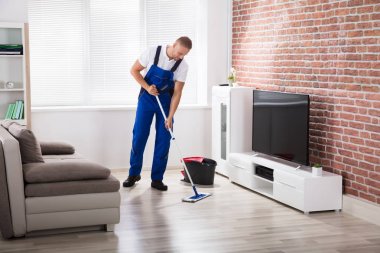 Erkek hademe süpürme zemin 