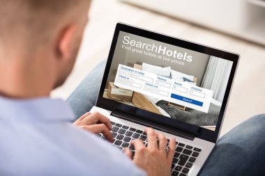 Kişi arama otel laptop