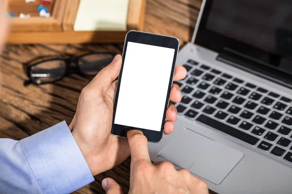 Zakenman die slimme telefoon — Stockfoto