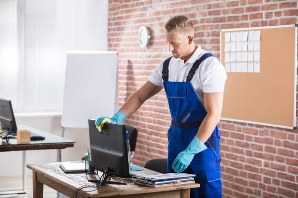 Janitor Cleaning Computer — Stock Photo, Image