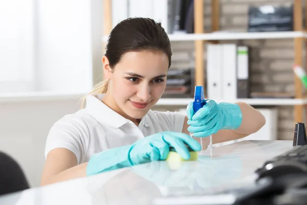 Woman Cleaning Desk — Stock Photo, Image