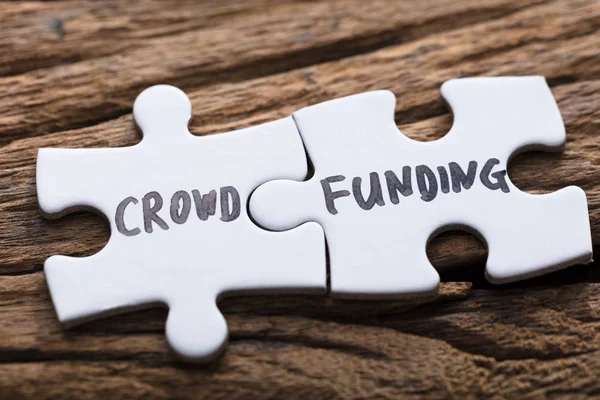 Connected Crowd Funding Pieces — Stock Photo, Image