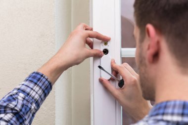 Pencereyi tamir tamirci 