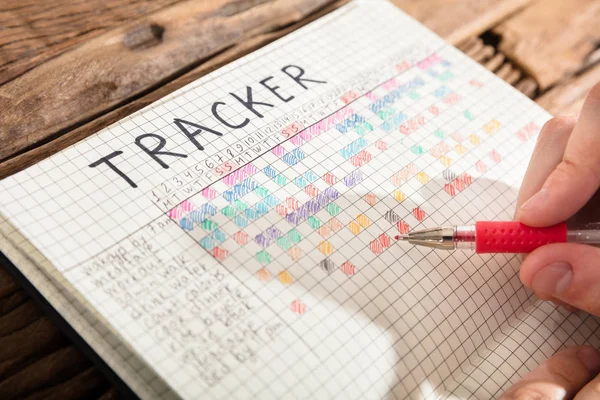 Person Drawing Tracker Chart — Stock Photo, Image