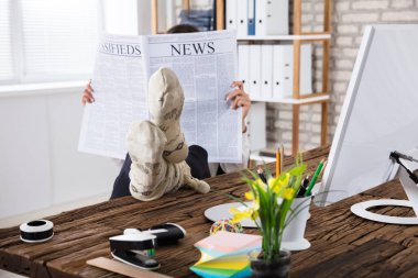 işadamının okuma gazete