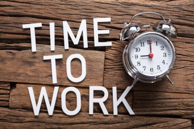 Metin tarafından çalar saat çalışmak için zaman