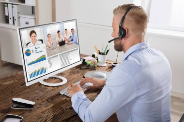 işadamı ekibi ile video konferans