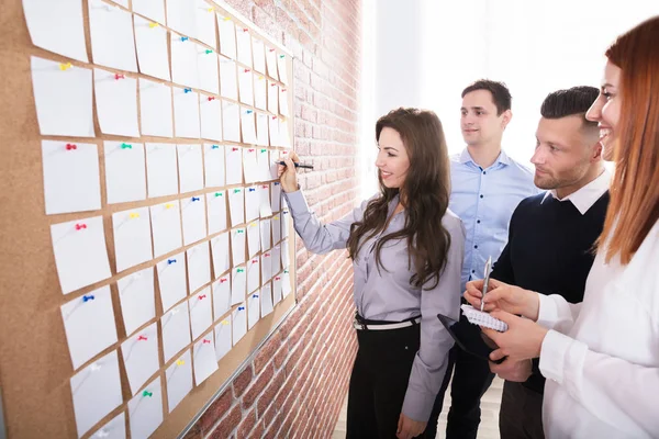 Primer Plano Gente Negocios Con Las Manos Blanco Notas Blanco — Foto de Stock