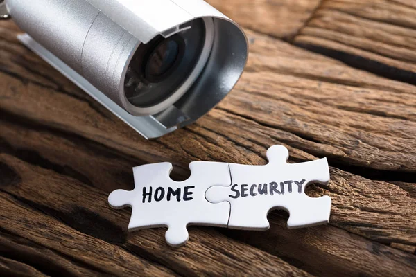 Pezzi di puzzle da telecamera di sicurezza — Foto Stock