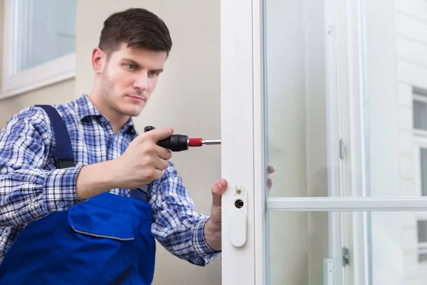 Repairman Fixing Window — Stock Photo, Image