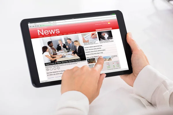 Person Reading News — Stock Photo, Image