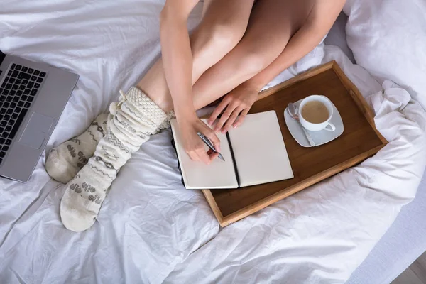 Woman Writing In Diary — Stock Photo, Image