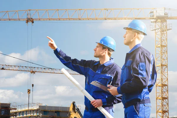 Architectes masculins sur le chantier — Photo