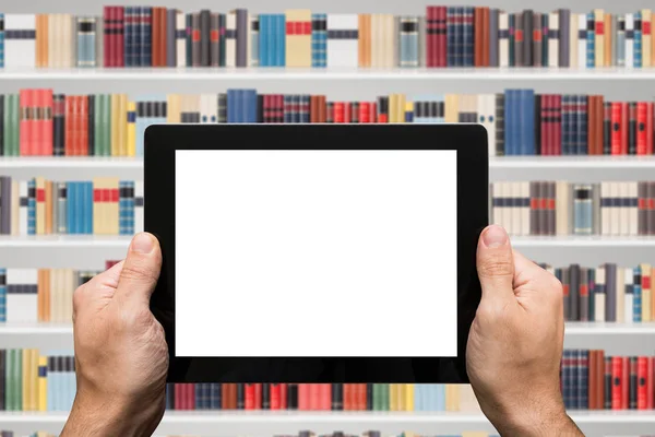 Hand hält digitales Tablet — Stockfoto