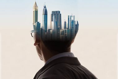 İşadamı baş ve şehir gökyüzü-sıyırıcı