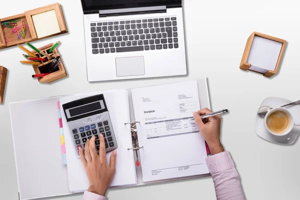 Buchhalter im Büro — Stockfoto