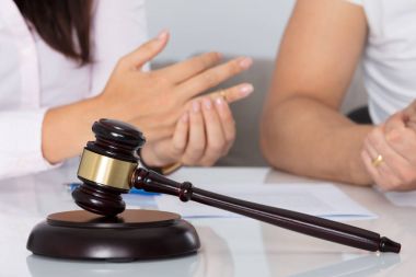 Evlilik kararı mahkeme salonunda