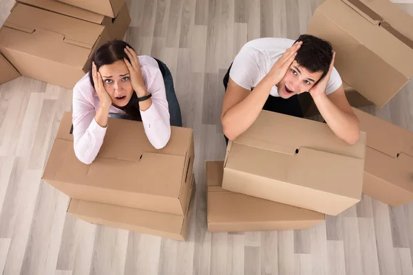 Tired Couple With Cardboard Boxes — Stock Photo, Image