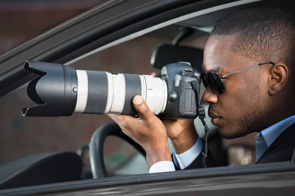 Arabanın içinde otururken Dedektif 