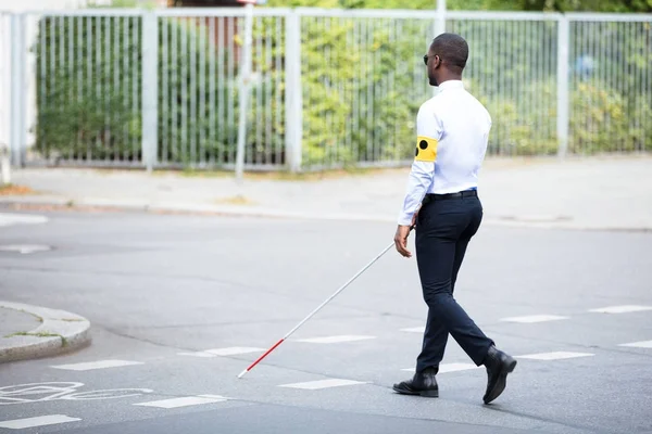 Blind Man bär Armband — Stockfoto